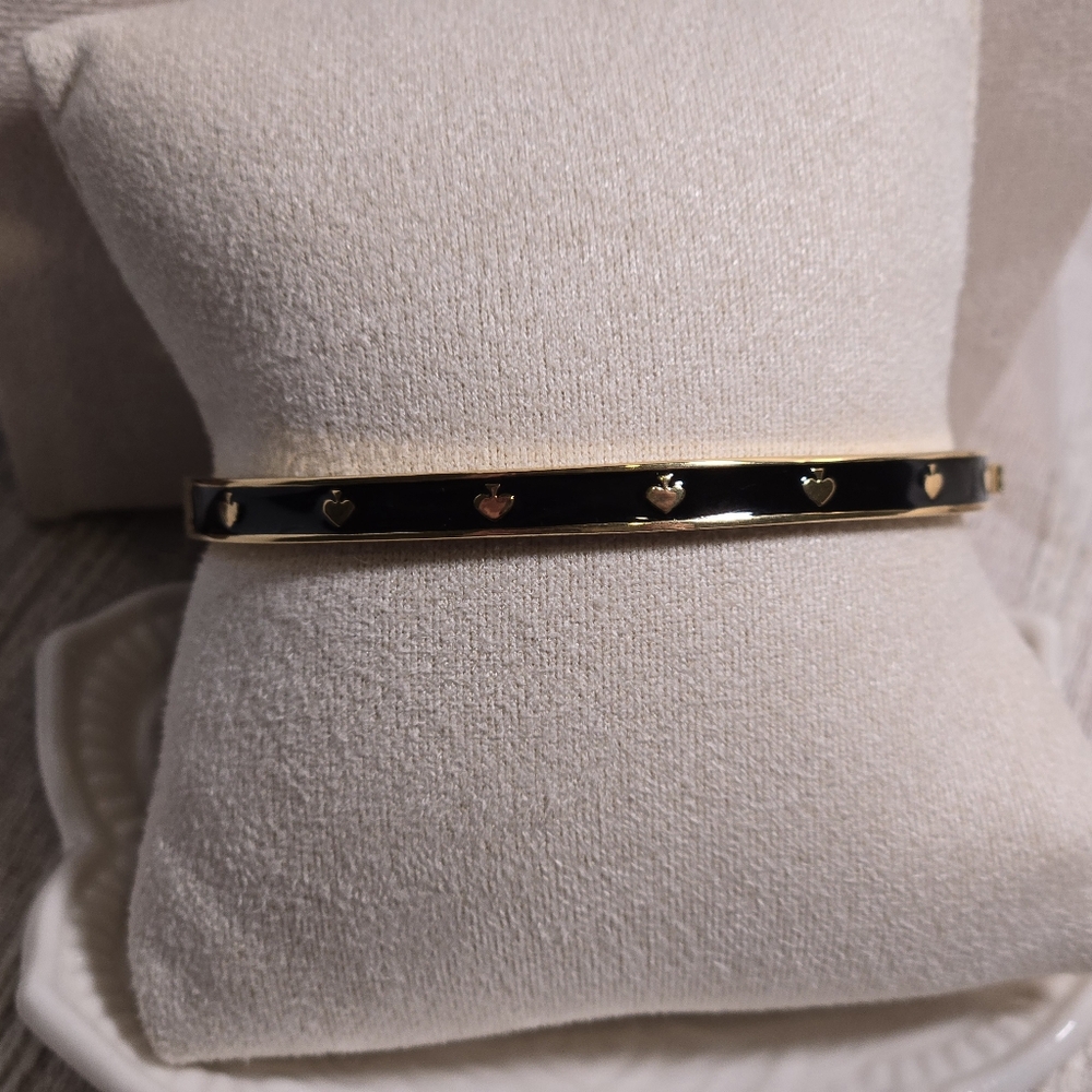 Kate Spade Spot the Spade Black Goldtone Hinged Bangle Bracelet NWT Retail $69